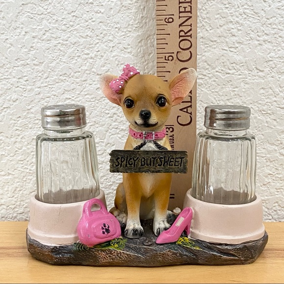 DWK 2018 Spicy But Sweet Chihuahua Dog Salt and Pepper Shaker - Picture 9 of 15